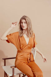 Wide-Leg Velvet Pants with Waist Tie and Draped Silhouette for Elegant Seasonal Styling